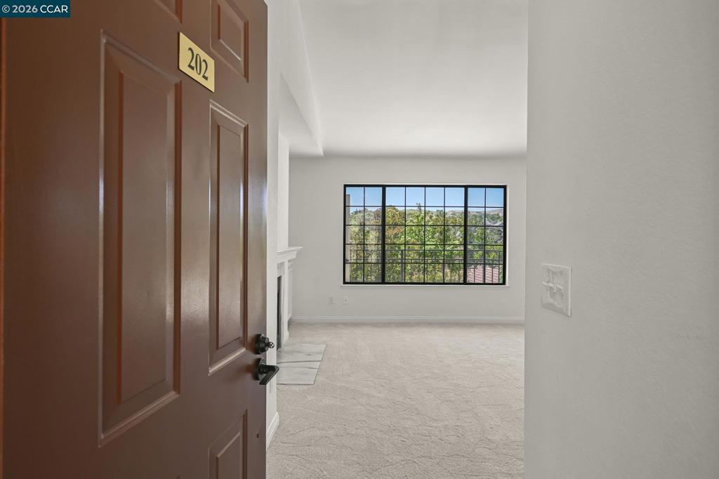83 Tahoe Ct 202 Property Photo 2