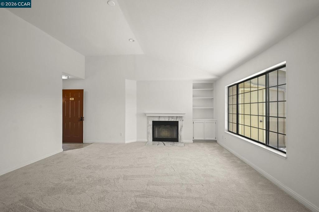 83 Tahoe Ct 202 Property Photo 5