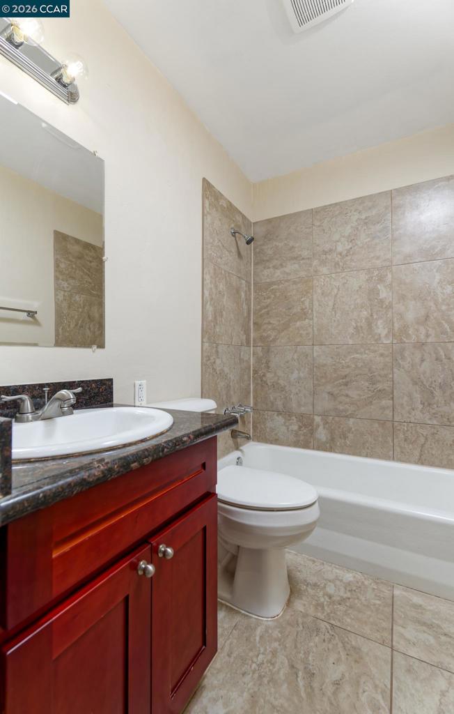 5206 Priscilla Ln Property Photo 5