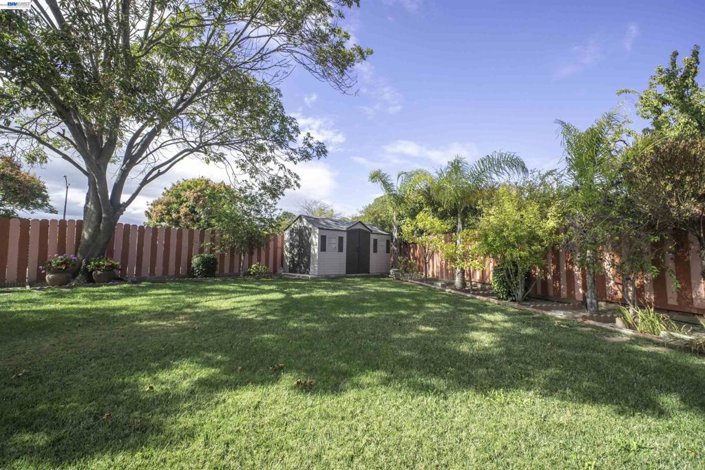 4311 Fellows St Property Photo 21