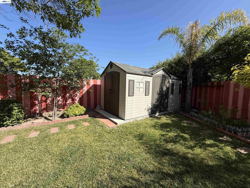 4311 Fellows St Property Photo 28