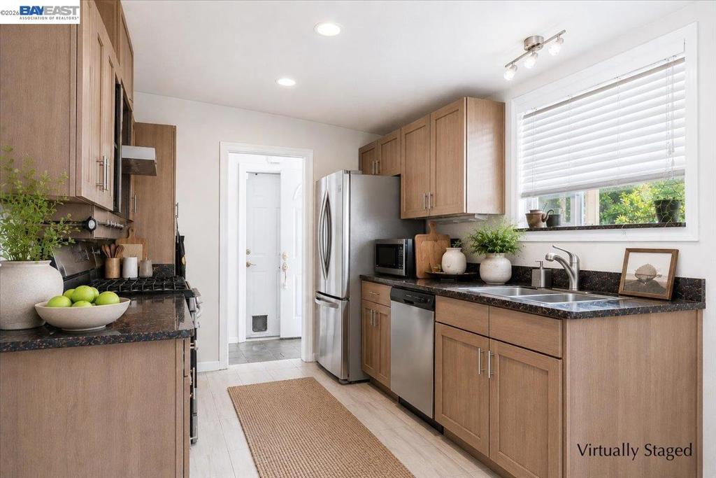 30544 Hoylake St Property Photo 10
