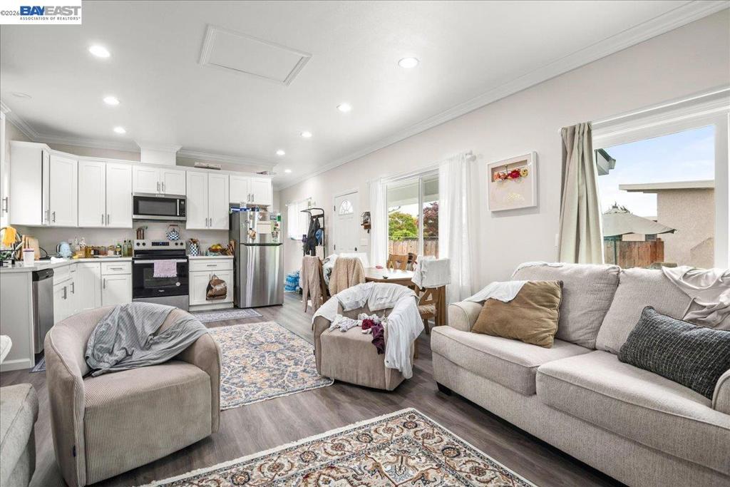 30544 Hoylake St Property Photo 34