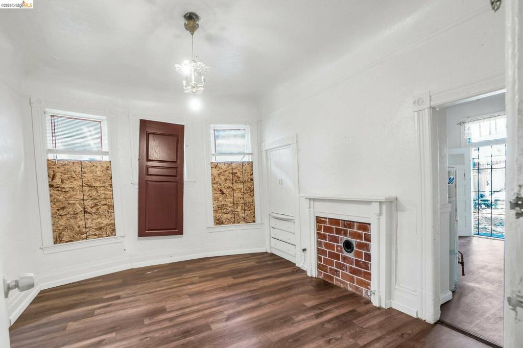 630 York Property Photo 4
