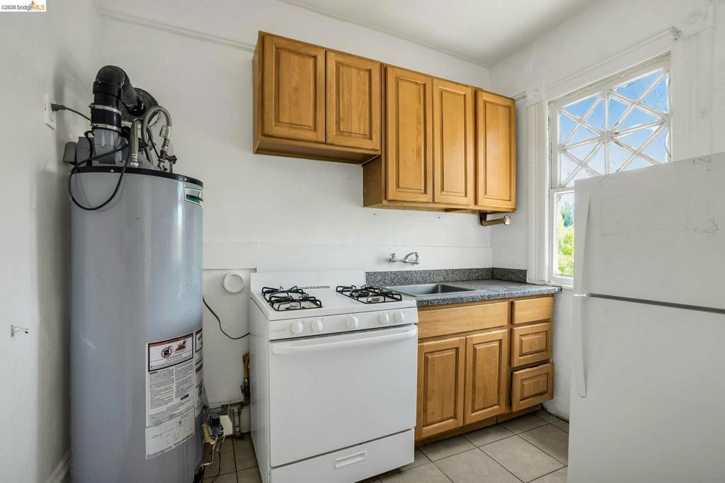 630 York Property Photo 6
