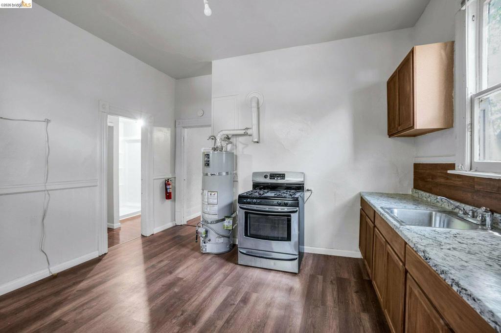 630 York Property Photo 10
