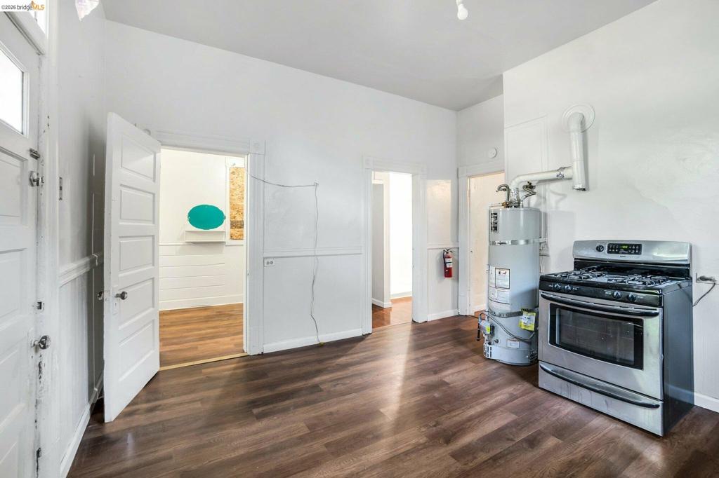 630 York Property Photo 11