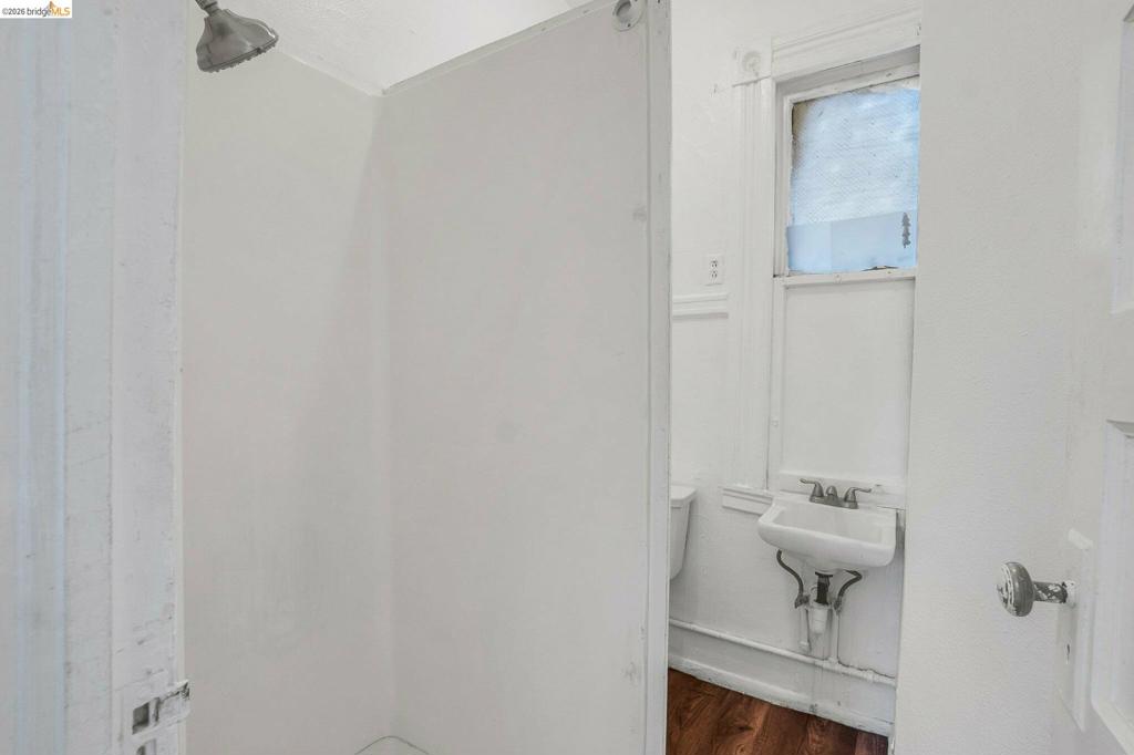 630 York Property Photo 25