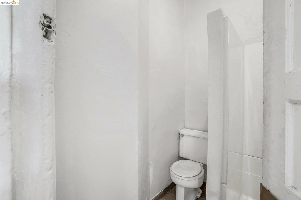 630 York Property Photo 26