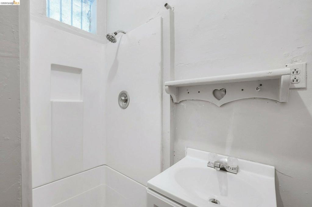 630 York Property Photo 27