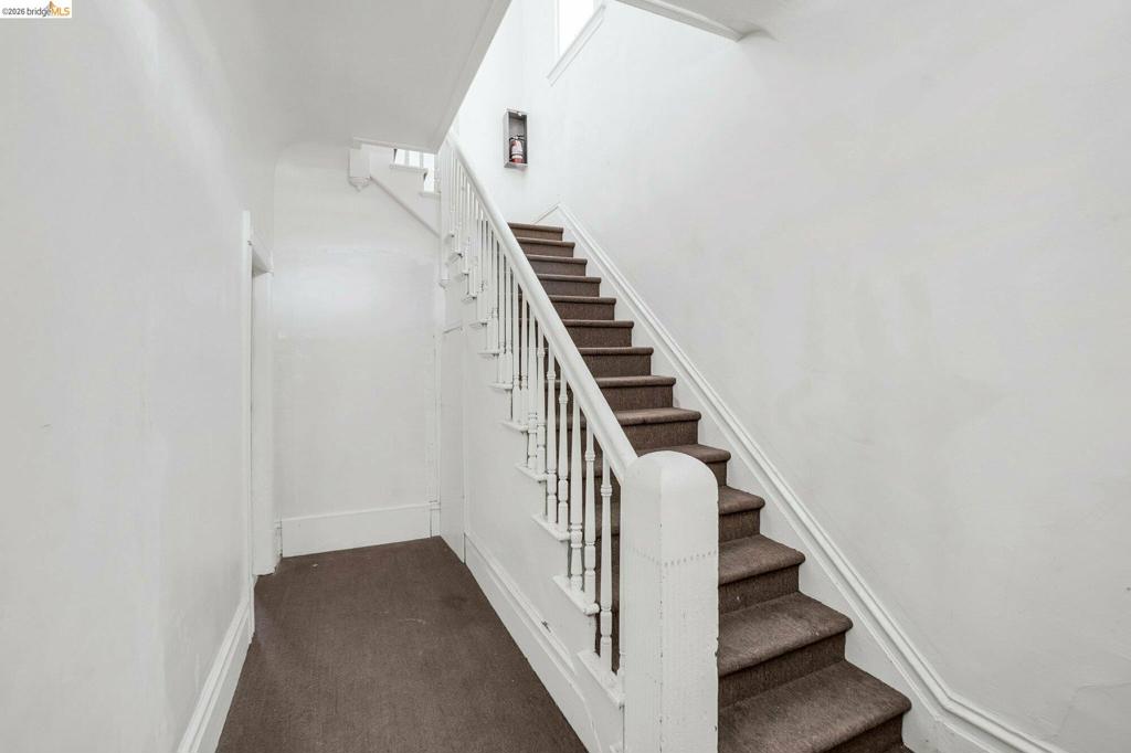 630 York Property Photo 28