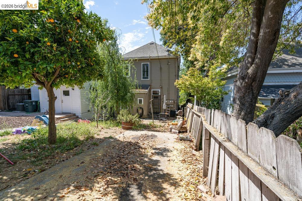 630 York Property Photo 38