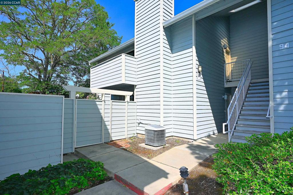 94 Elder Dr H Property Photo 1