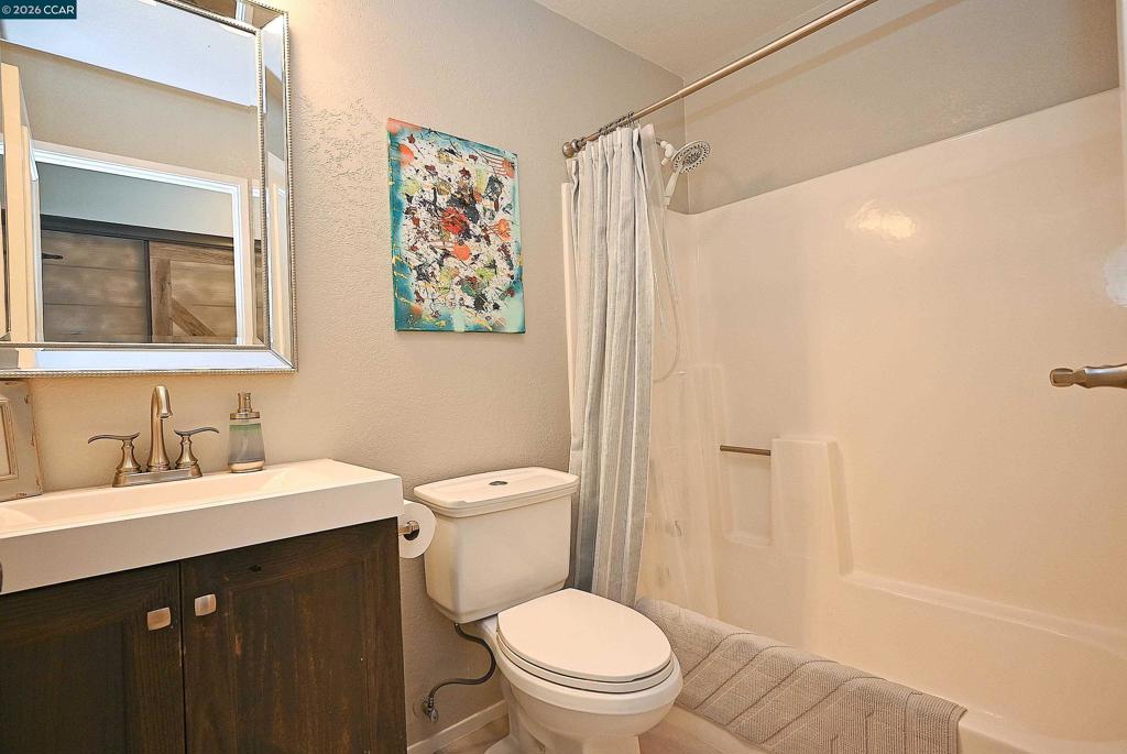 94 Elder Dr H Property Photo 28