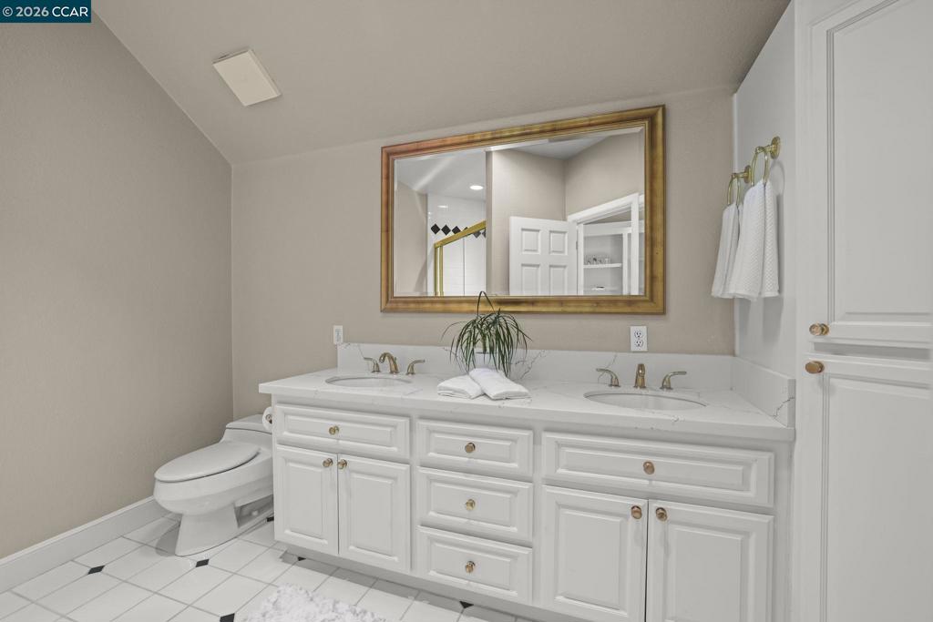 4 Julianna Property Photo 33