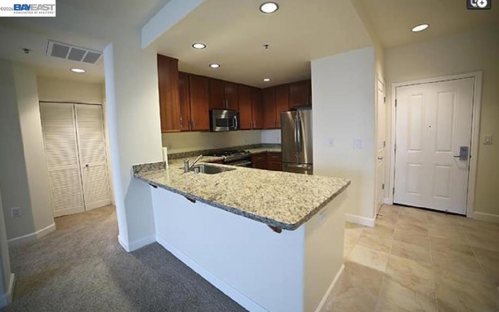 423 7th St 208 Property Photo 6