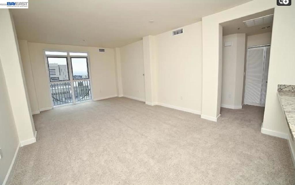 423 7th St 208 Property Photo 7