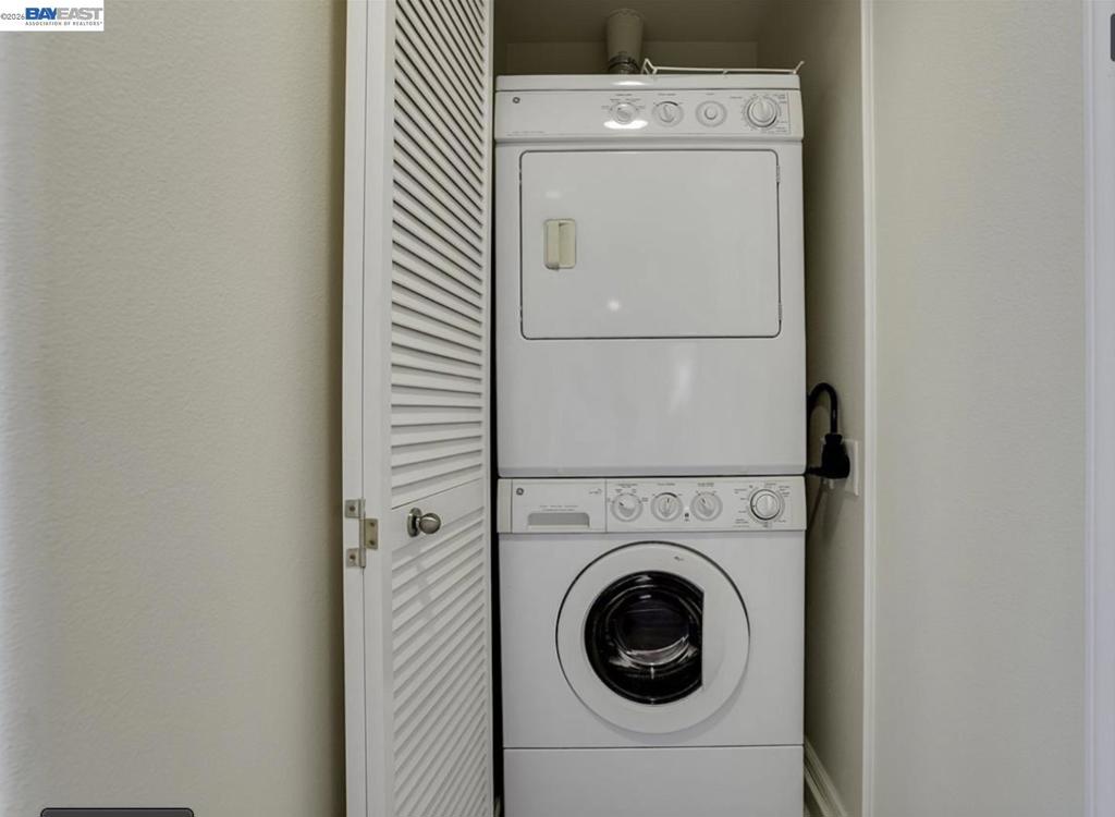 423 7th St 208 Property Photo 11
