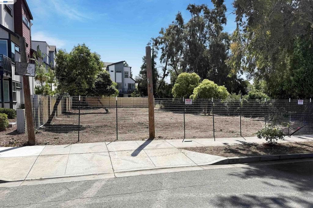 41426 Roberts Ave Property Photo 1
