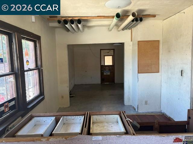 516 Ward St Property Photo 7