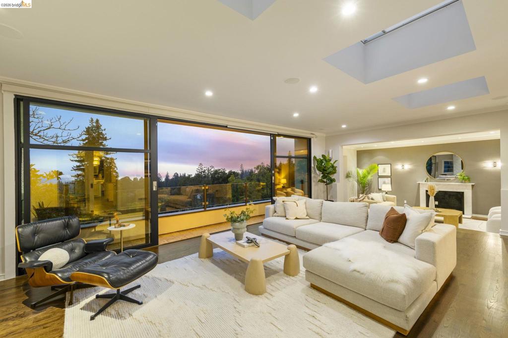 110 Somerset Rd Property Photo 1
