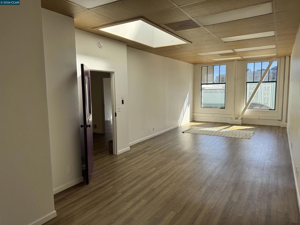 624 Ferry St Property Photo 8