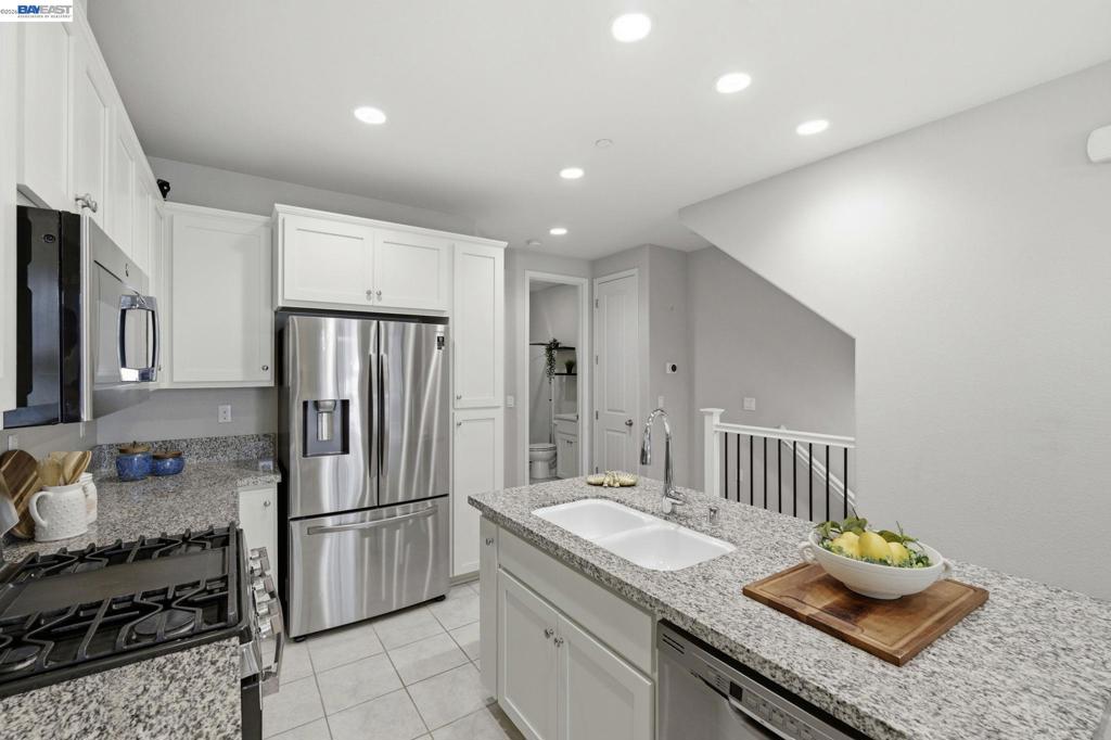 1820 Enclave Pl Property Photo 14
