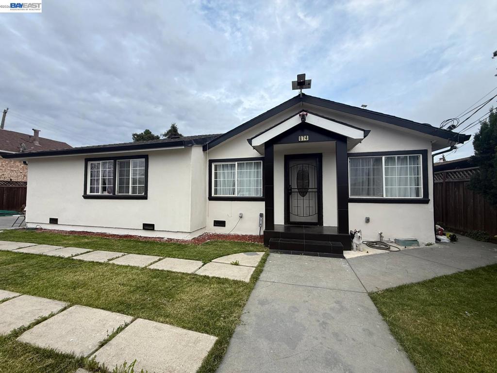 674 Clara Property Photo 1