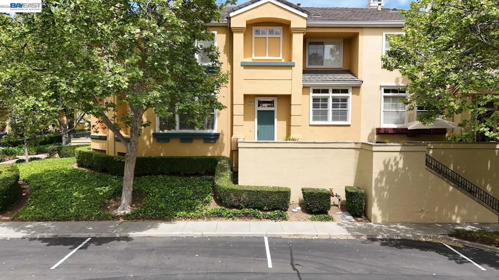 3412 Fitzsimmons Cmn Property Photo 1