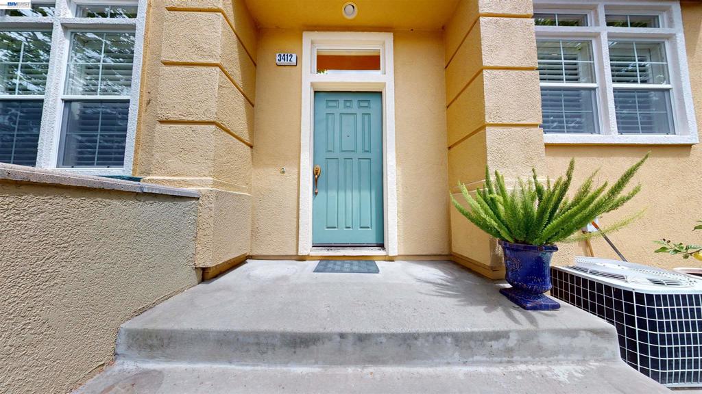 3412 Fitzsimmons Cmn Property Photo 2