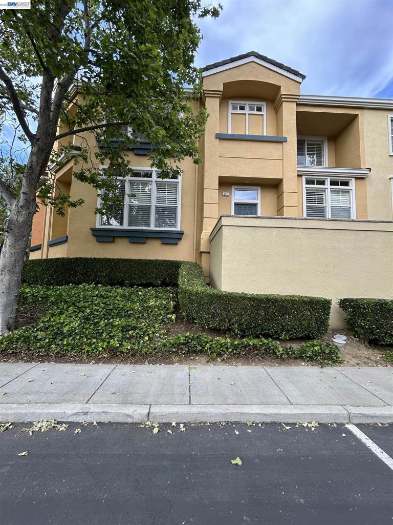 3412 Fitzsimmons Cmn Property Photo 31