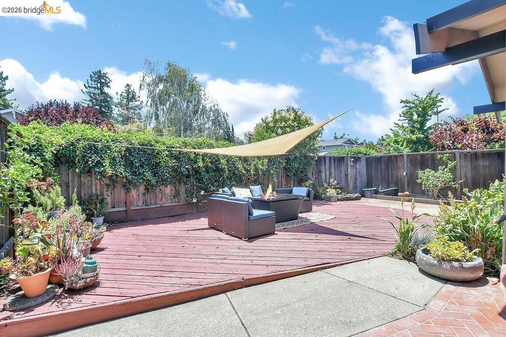 1249 Heavenly Dr Property Photo 8