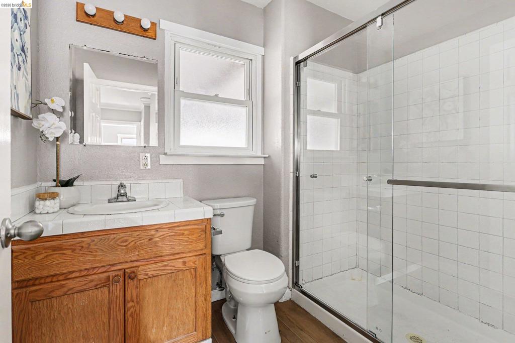 250 W 23rd St Property Photo 18