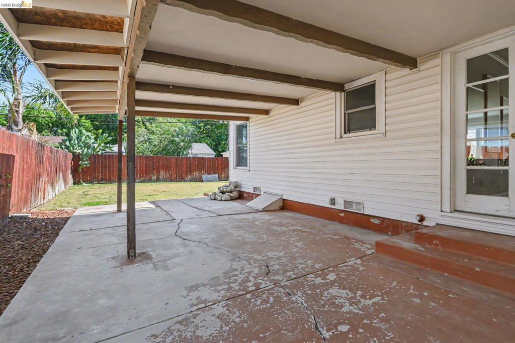250 W 23rd St Property Photo 19
