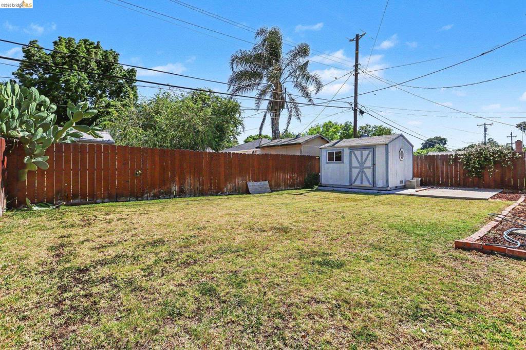 250 W 23rd St Property Photo 21