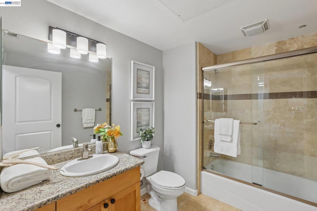 2330 University Ave 330 Property Photo 15