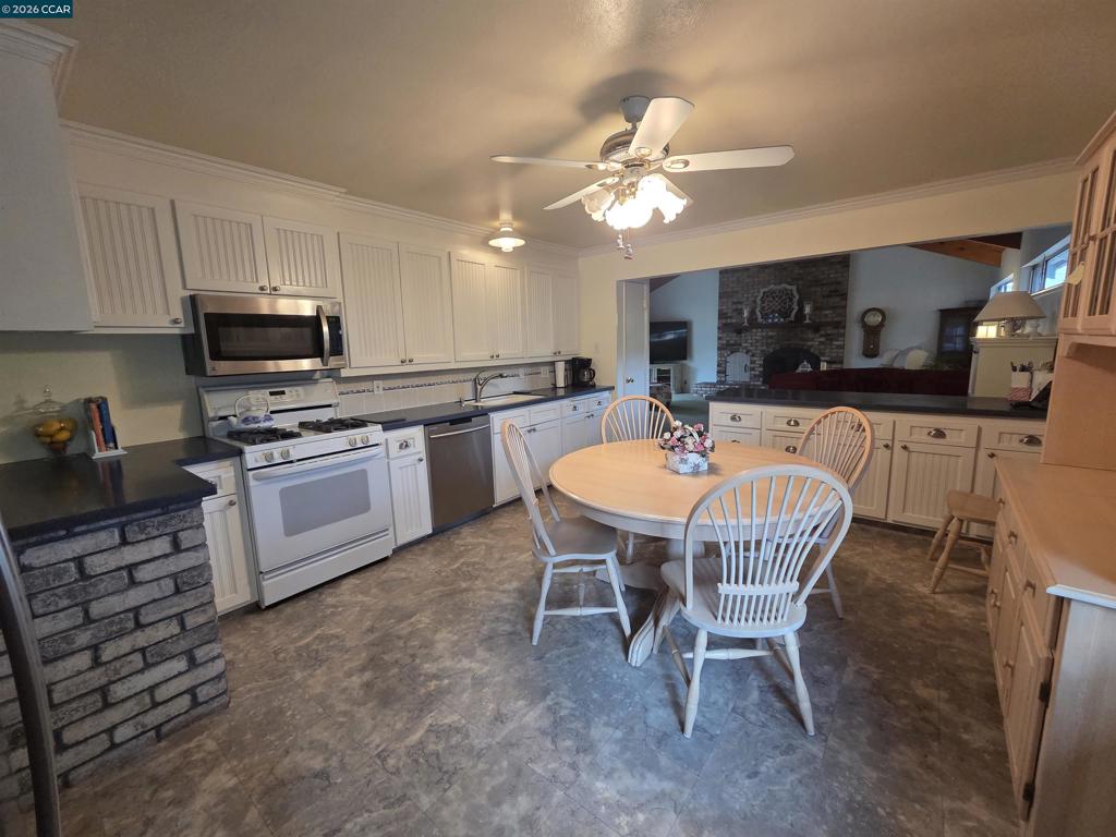 3610 Carrillo Drive Property Photo 4