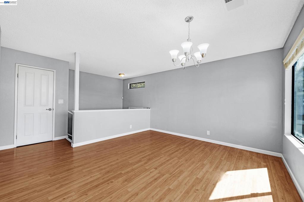 2279 Clearview Cir Property Photo 5