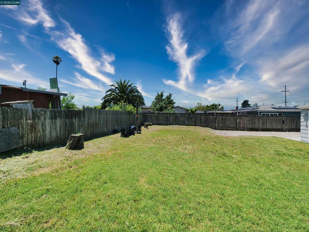 1156 Santa Barbara Dr Property Photo 15