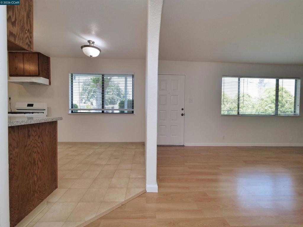 1156 Santa Barbara Dr Property Photo 17