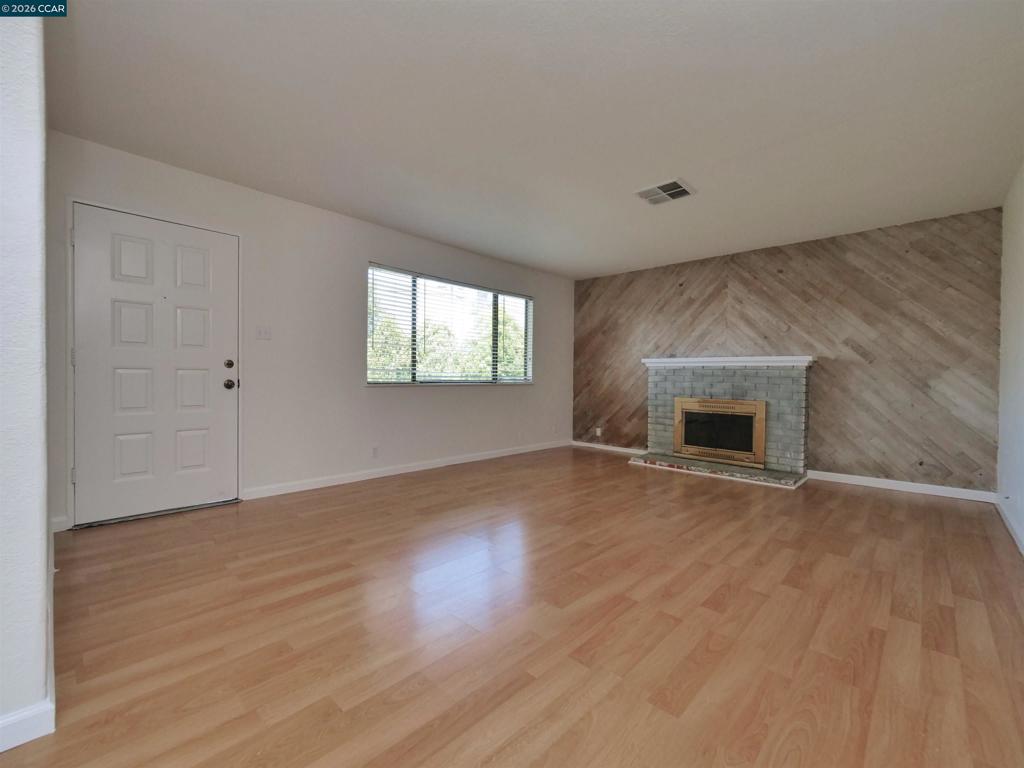 1156 Santa Barbara Dr Property Photo 18