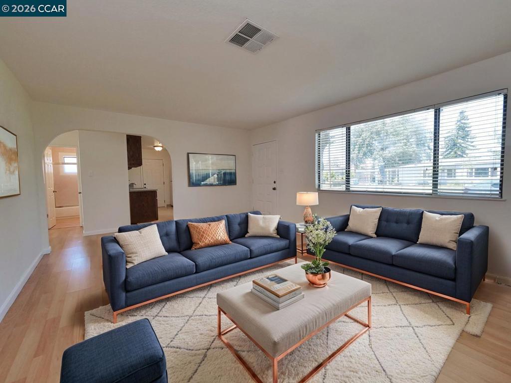 1156 Santa Barbara Dr Property Photo 23
