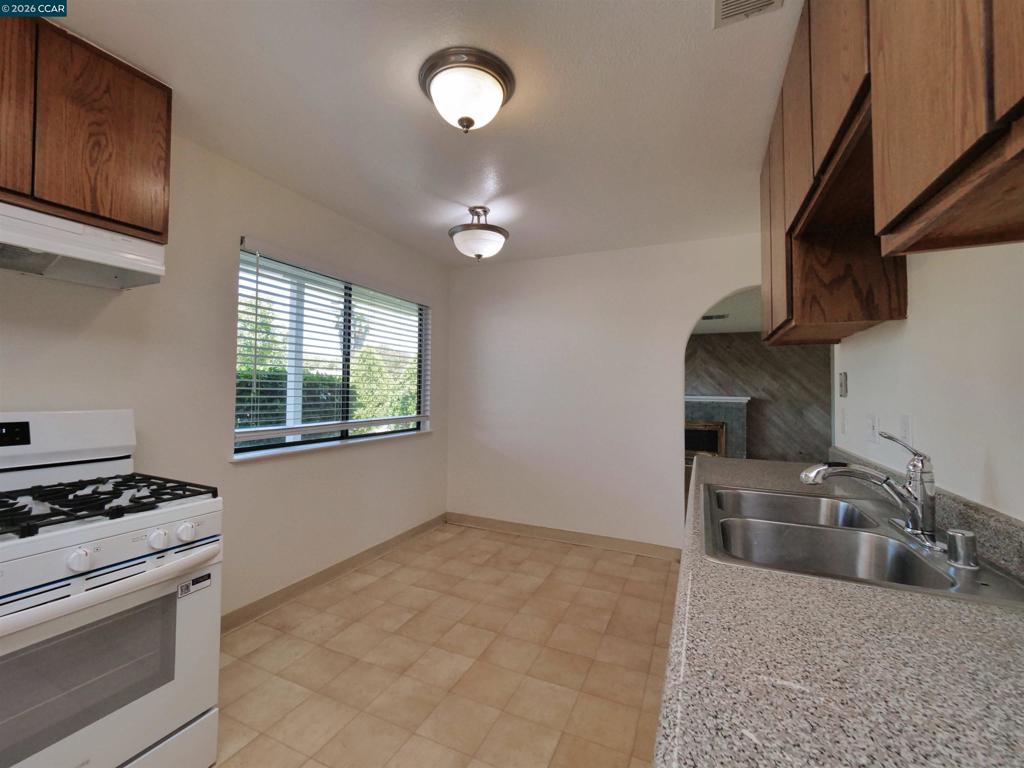 1156 Santa Barbara Dr Property Photo 39