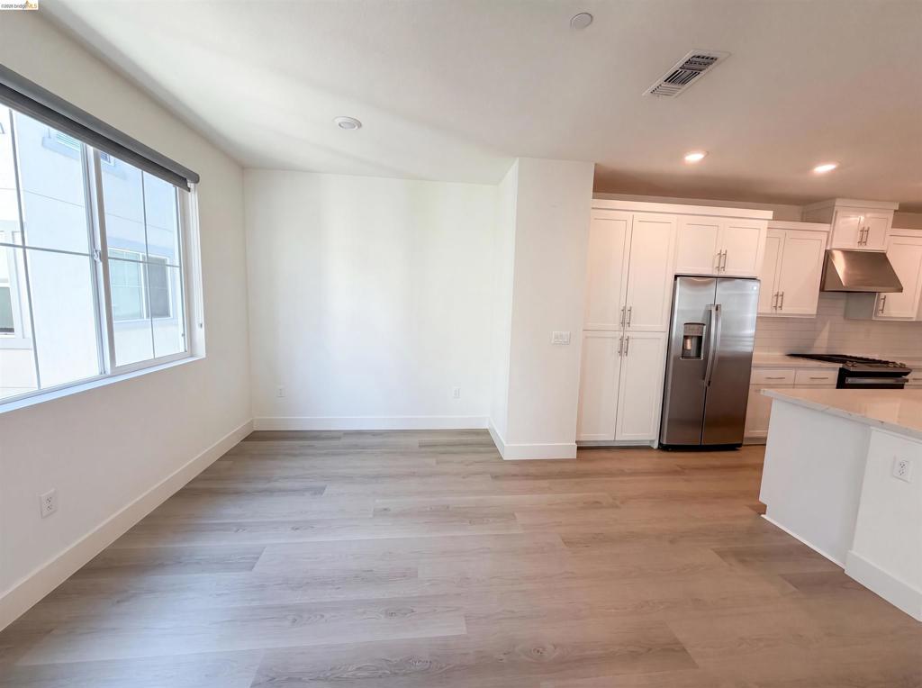 9034 Rudder Way Property Photo 6