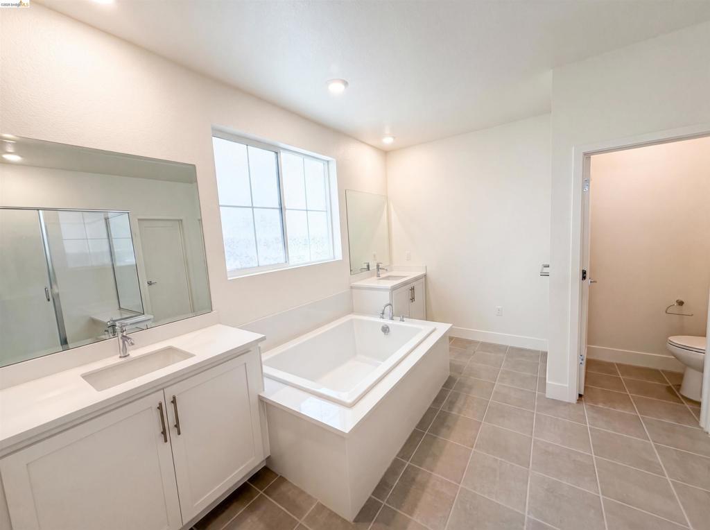 9034 Rudder Way Property Photo 8