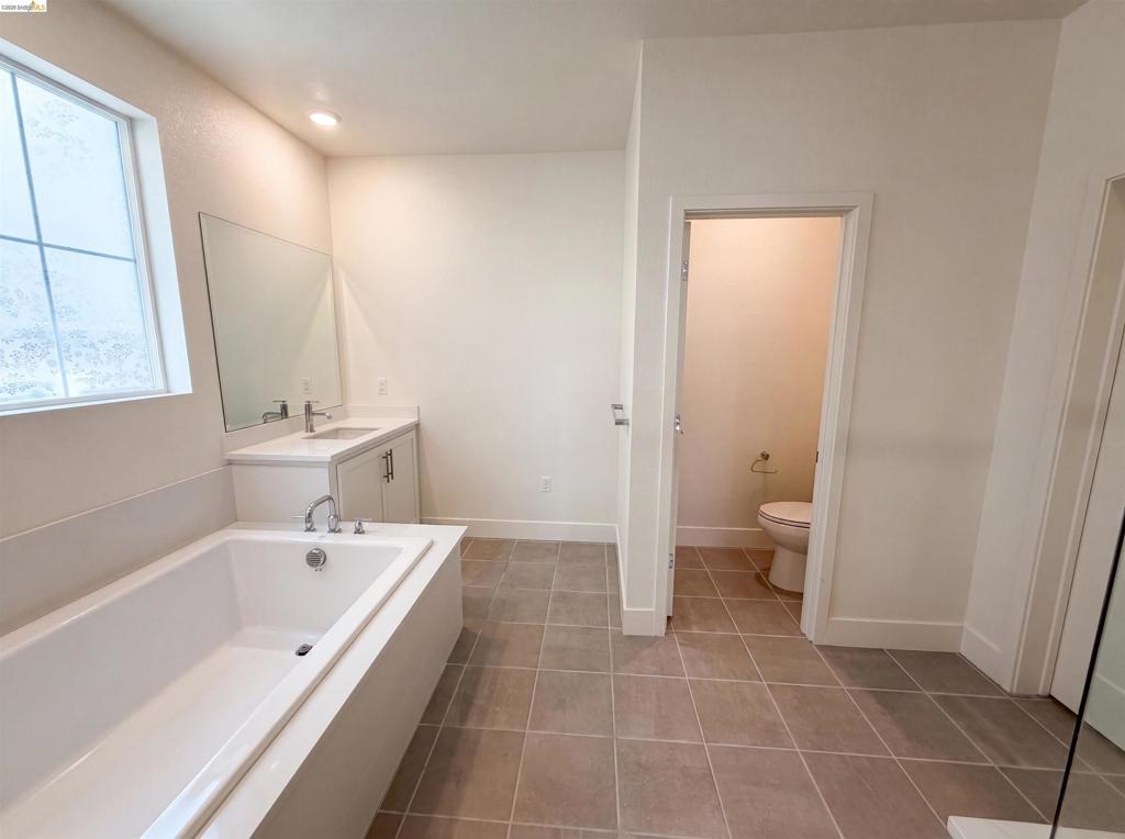 9034 Rudder Way Property Photo 13