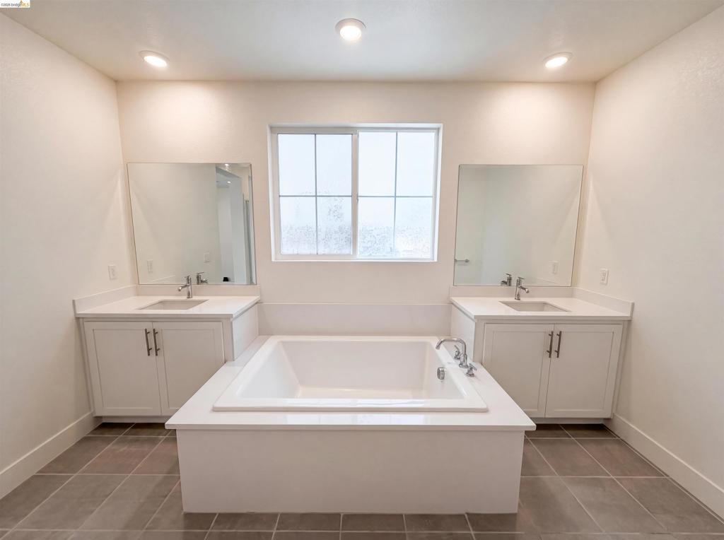 9034 Rudder Way Property Photo 15
