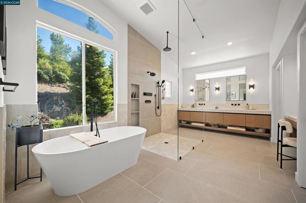 1020 Pebble Beach Dr Property Photo 6