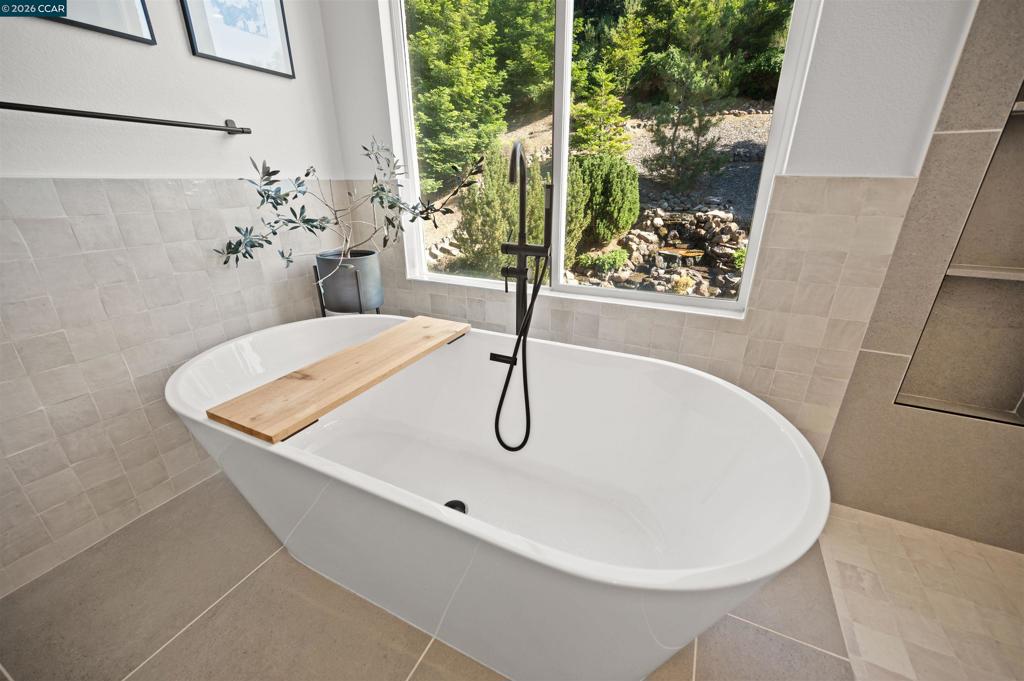 1020 Pebble Beach Dr Property Photo 9
