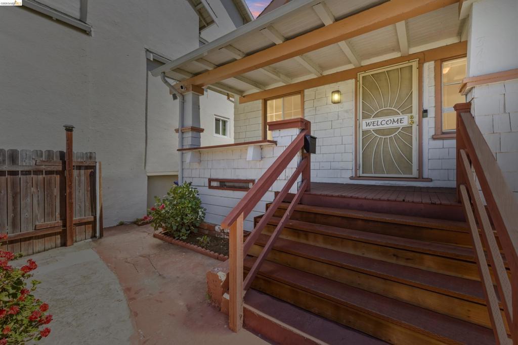 340 Foothill Blvd Property Photo 2